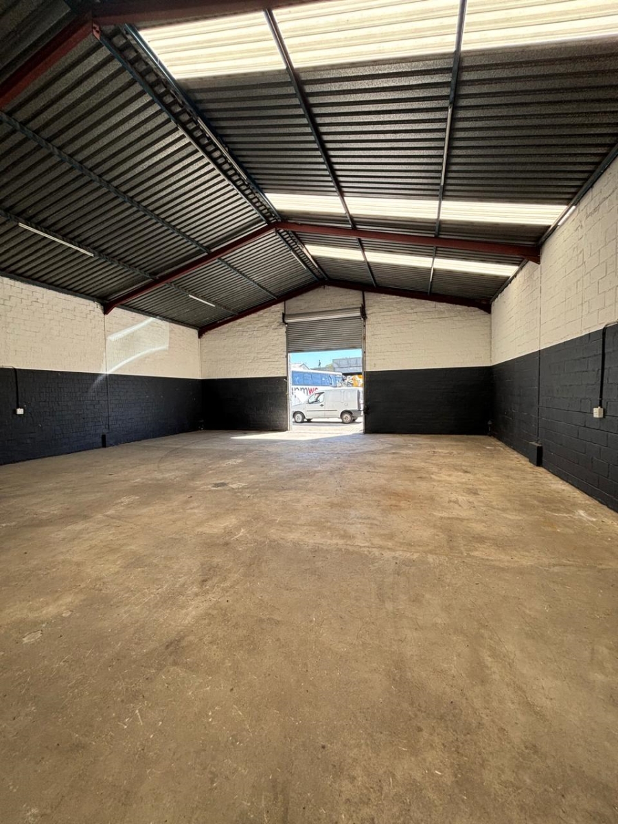 To Let commercial Property for Rent in Peerless Park Western Cape